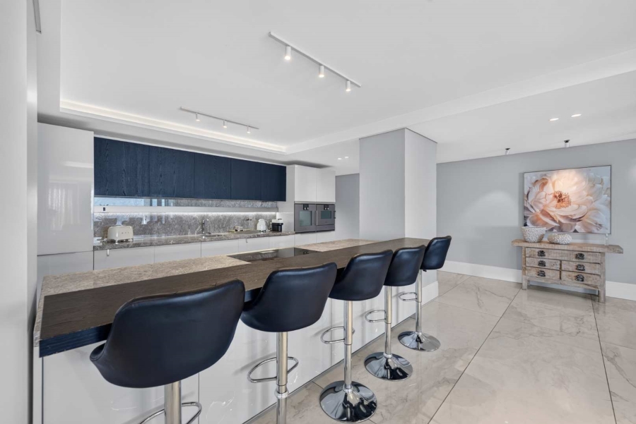 5 Bedroom Property for Sale in Bantry Bay Western Cape